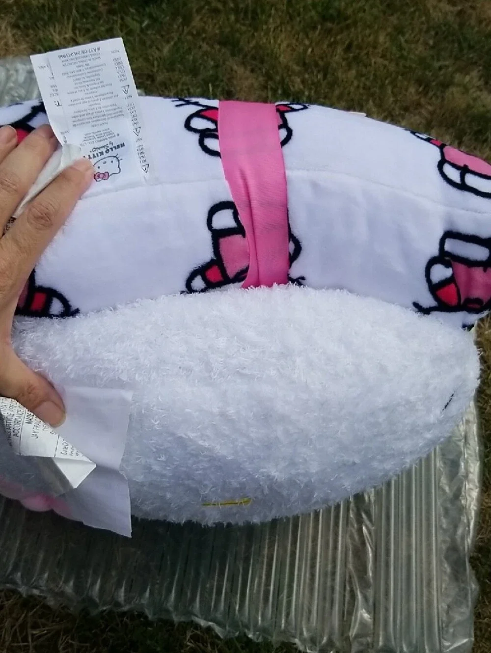Hello Kitty🎀 Plush 2 Accent Pillows in White and PinkNwt